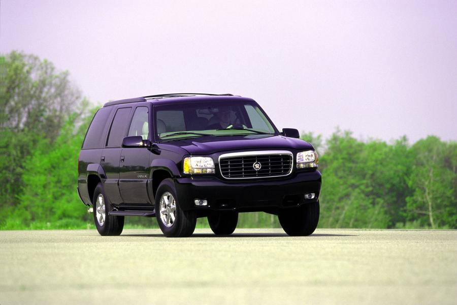  Cadillac Escalade 1999 года  (фото 18 из 40)